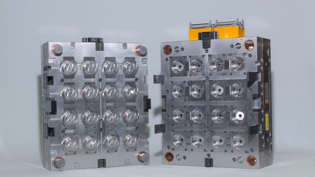 Single cavity vs. multi cavity injection molding Listing